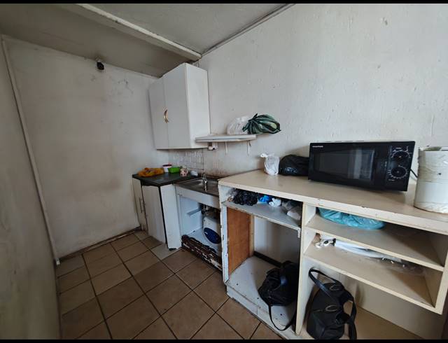 201M² WAREHOUSE FOR SALE IN CITY DEEP